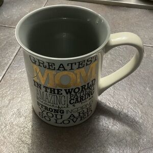 Amazing Mom Ceramic Mug - Gold and Gray